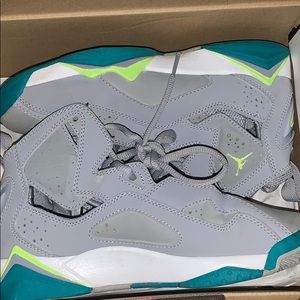 Jordan True Flight  GG